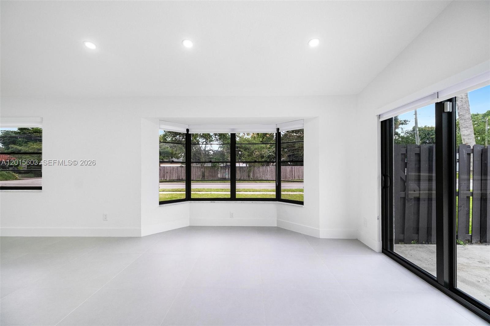 HOLLYWOOD ISLES ADD - Residential