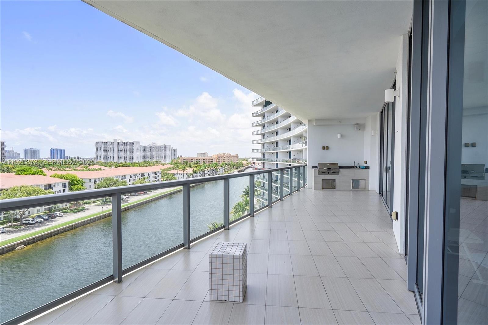 ECHO CONDO - Residential