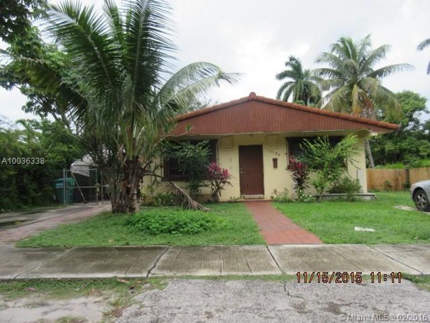 A spacious and bright 1,430 sq ft. This home features 3 bedrooms and 2 bathrooms in a nice and quiet neighborhood near parks, malls, restaurants and highways. This won't last...hurry!!!