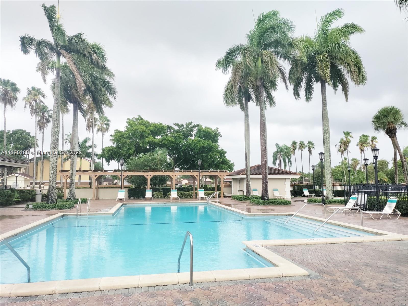 MOORS POINTE CONDO - Residential