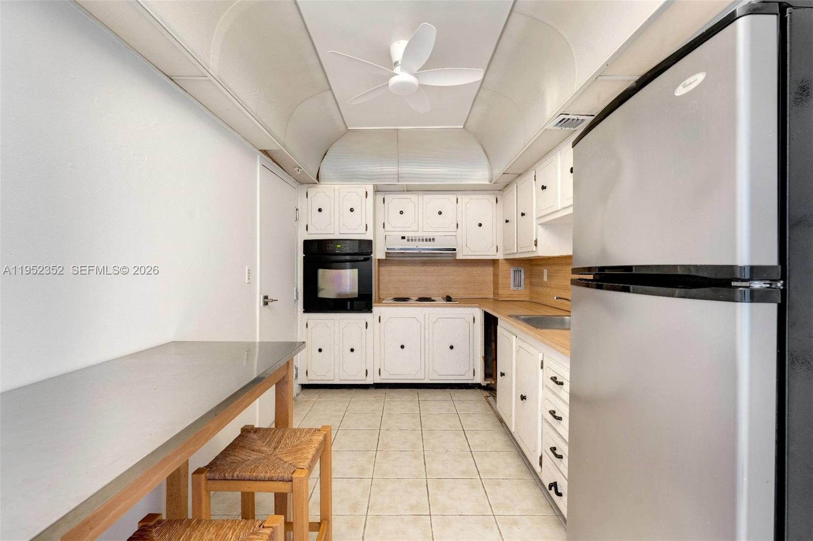 GABLES WATERWAY TOWERS CO - Residential