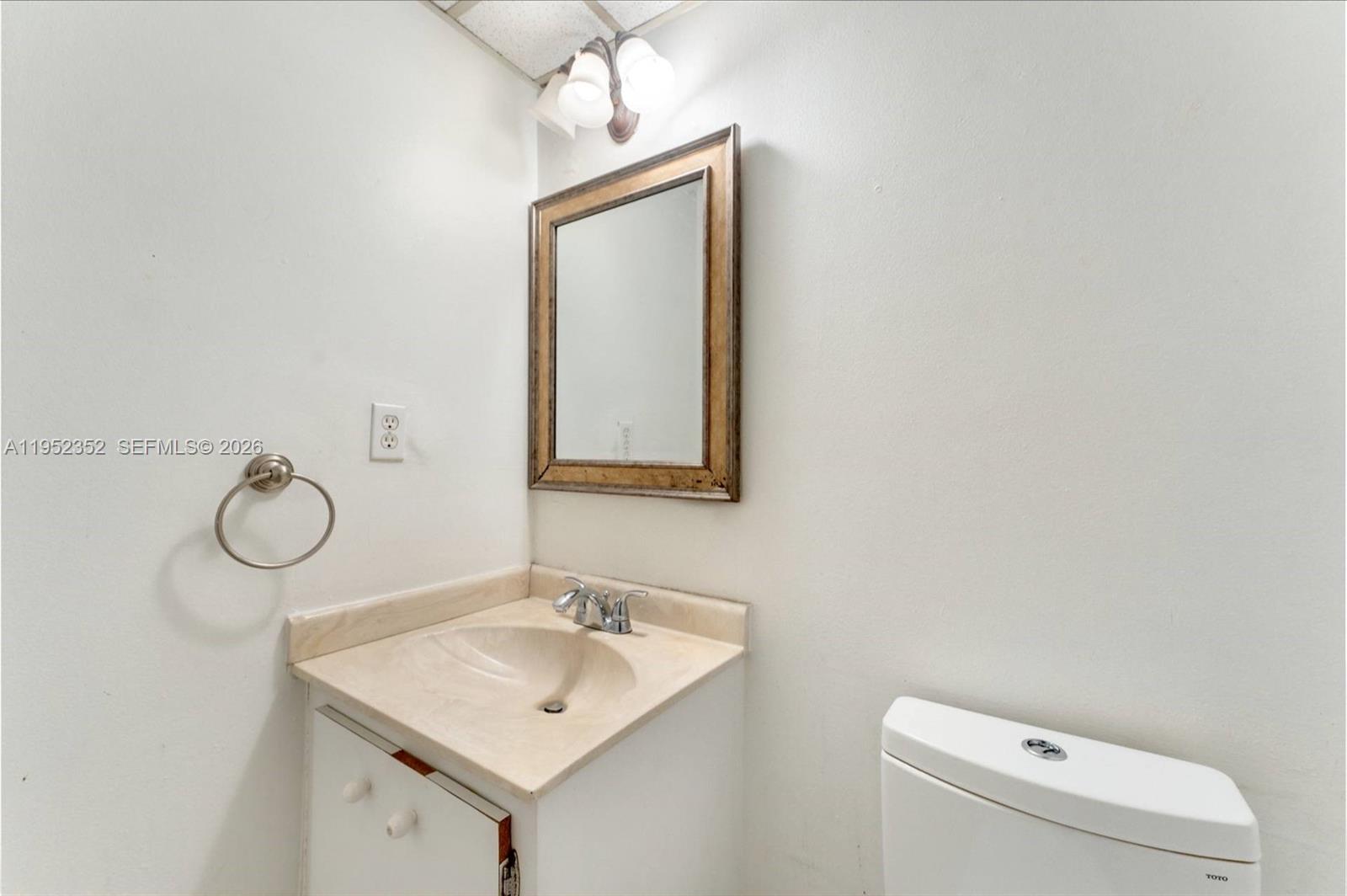 GABLES WATERWAY TOWERS CO - Residential