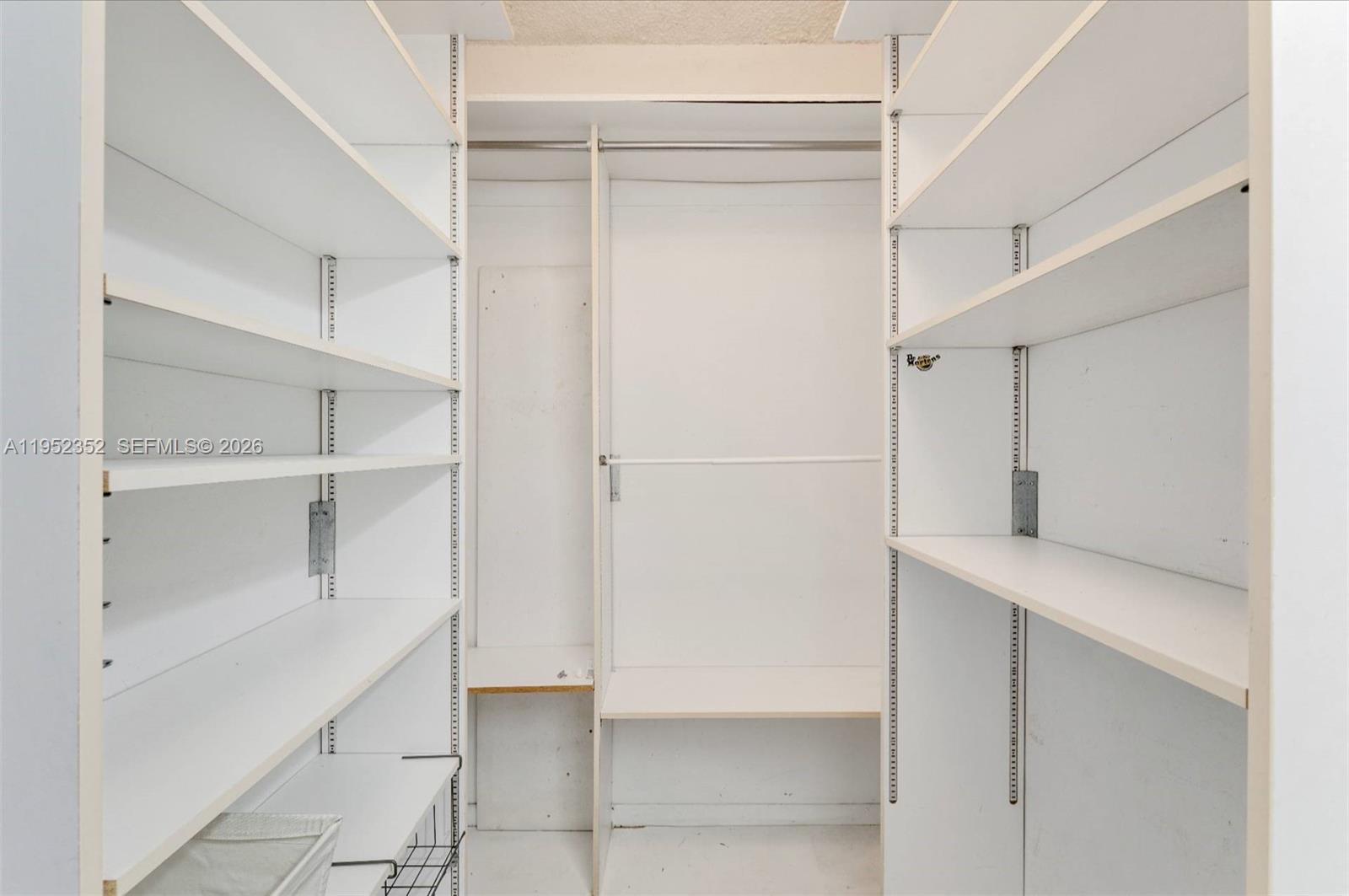 GABLES WATERWAY TOWERS CO - Residential