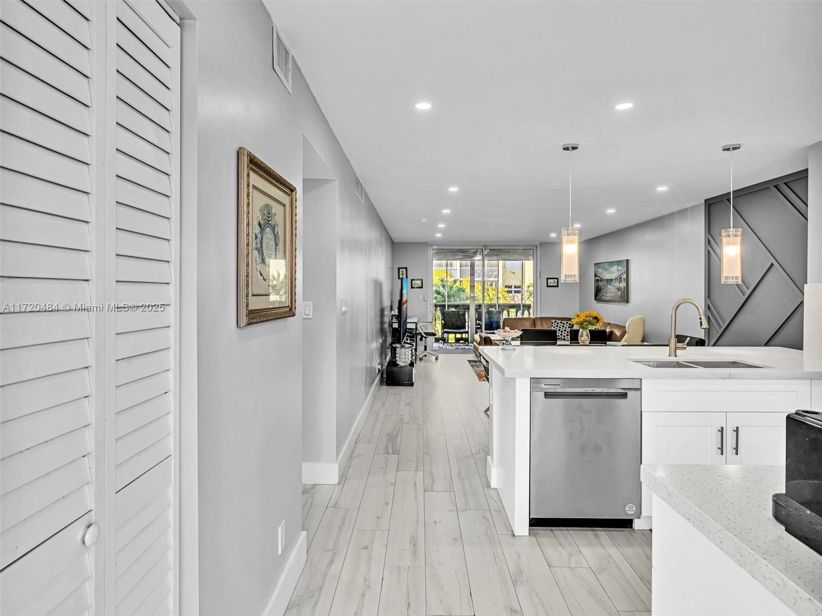 MEADOWBROOK TOWERS CONDO - Residential
