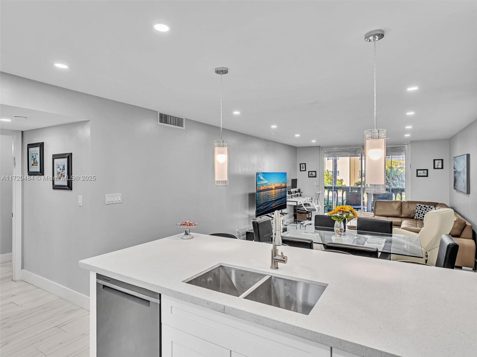MEADOWBROOK TOWERS CONDO - Residential