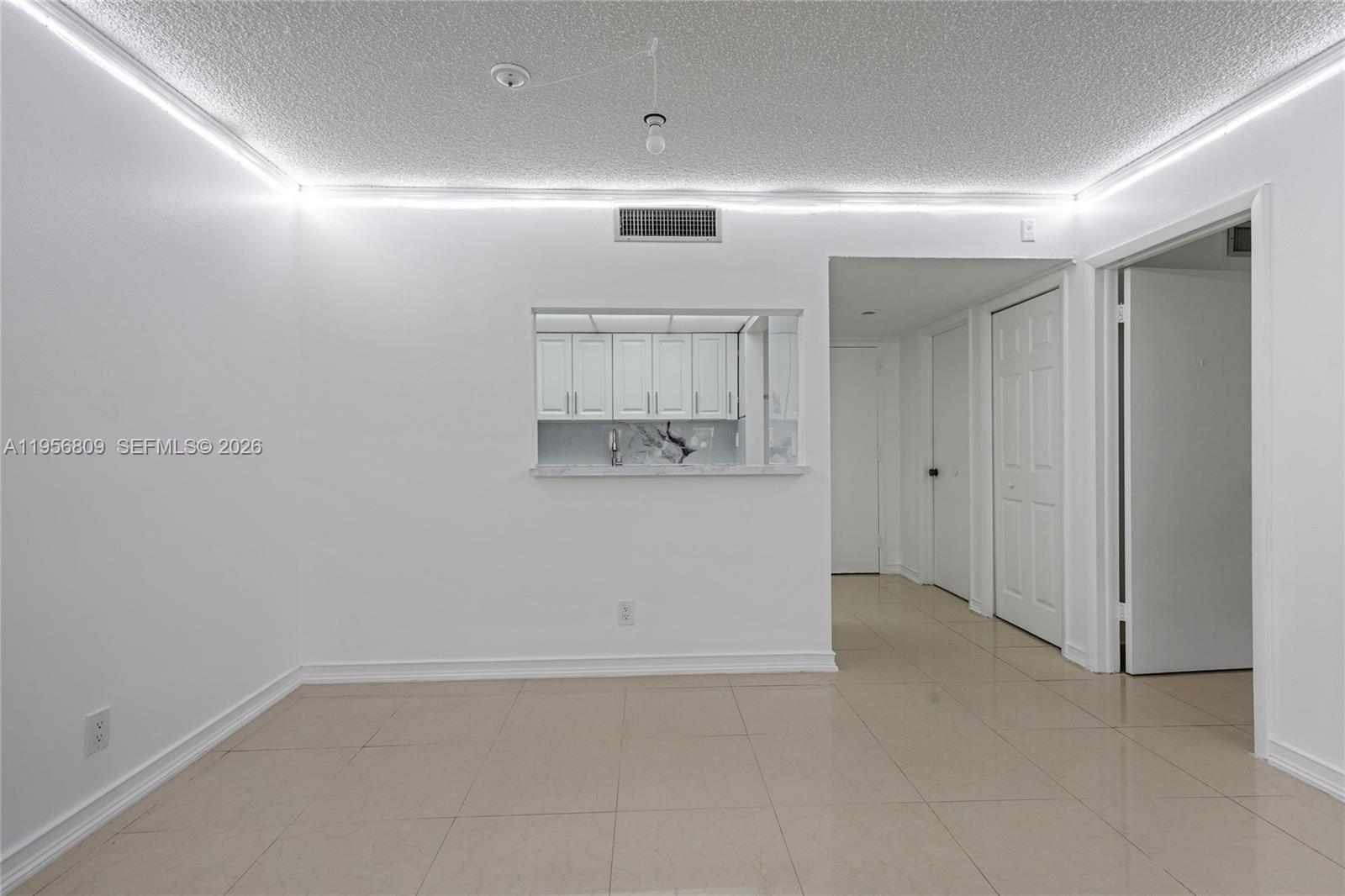 BUILDING SIX OF RACQUET C - Residential