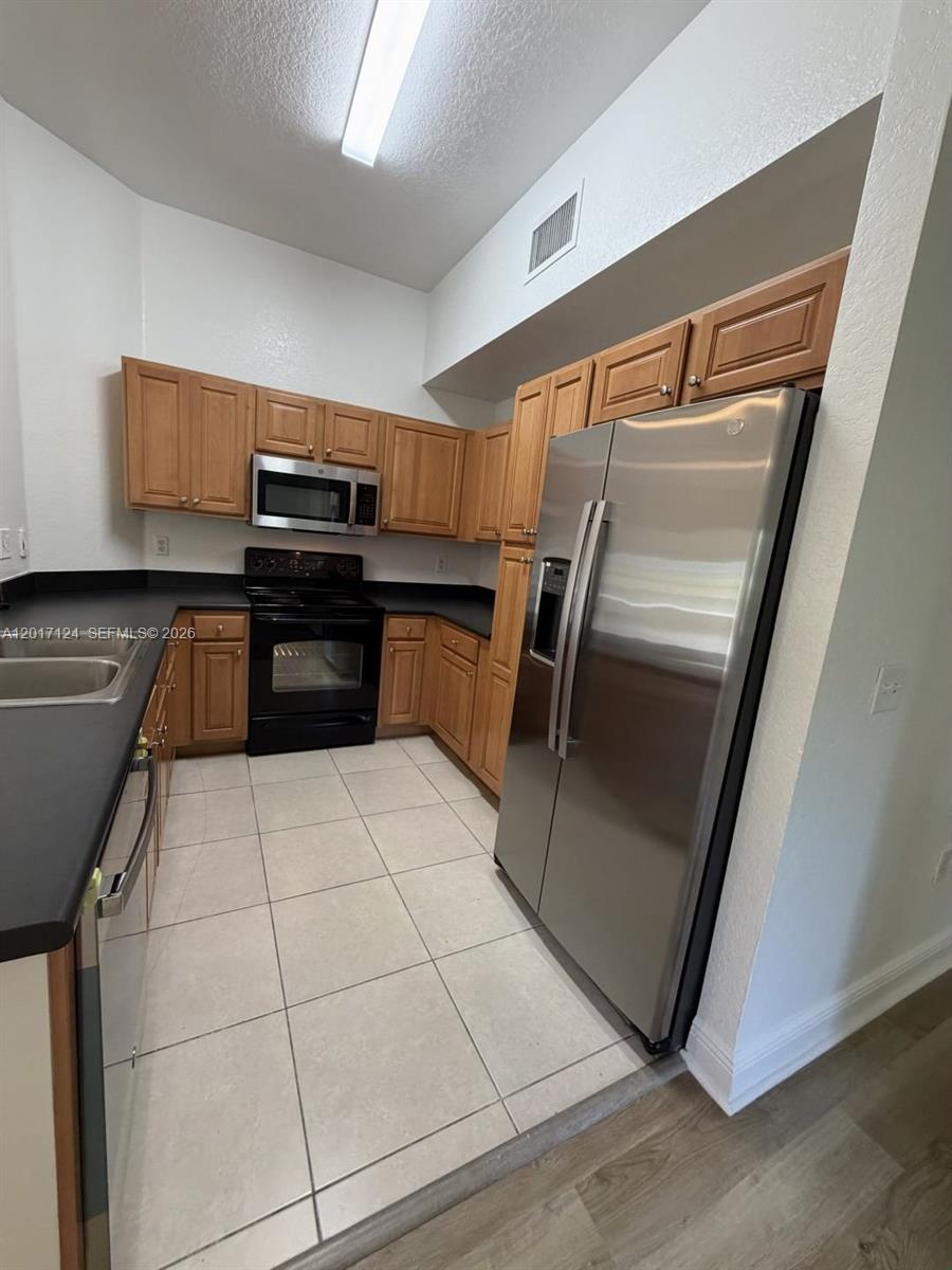 VILLAS OF PALOMINO CONDO - Residential Lease