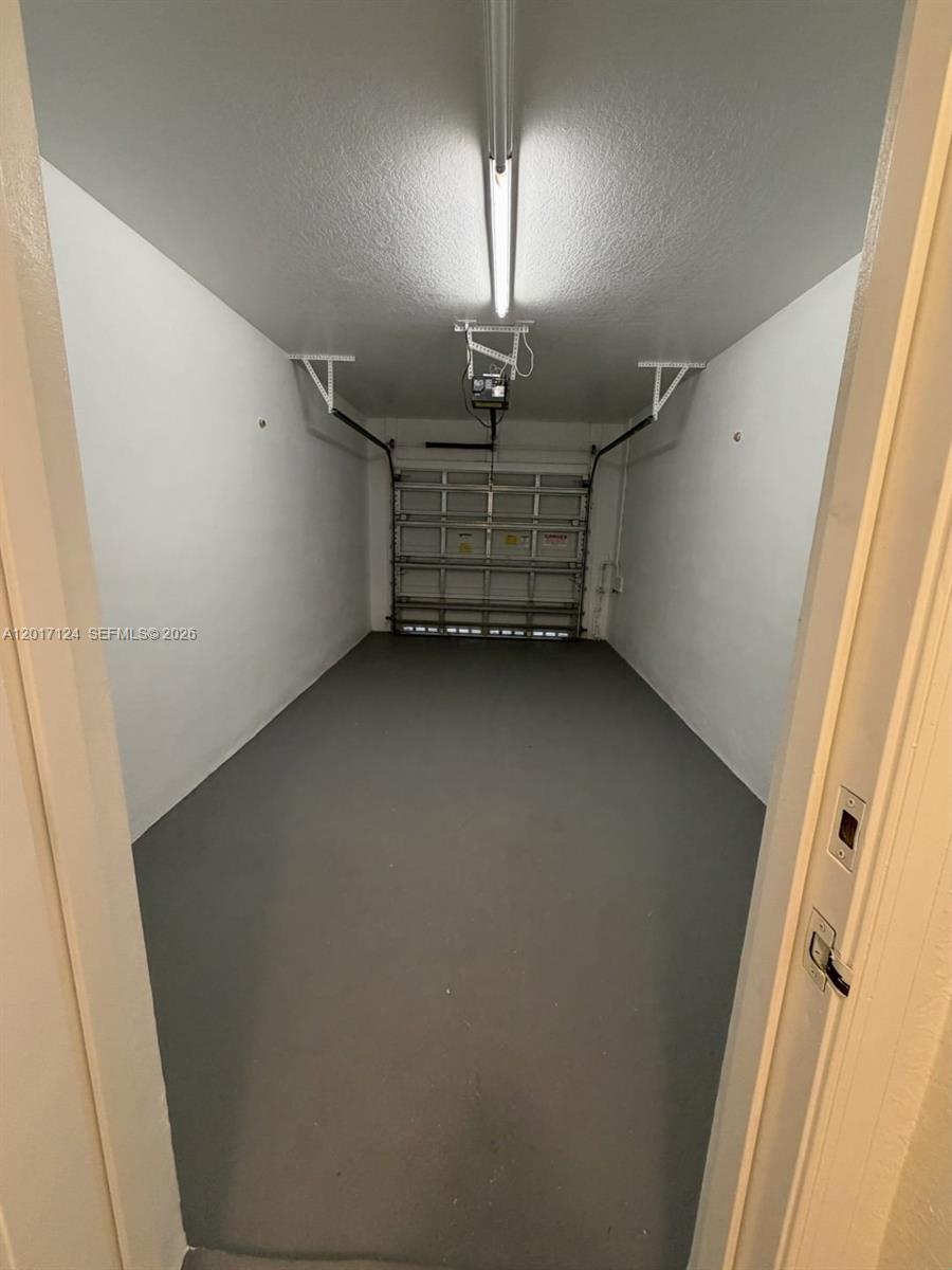 VILLAS OF PALOMINO CONDO - Residential Lease