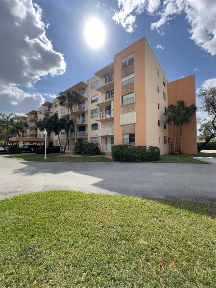 Recently remodeled 2-bedroom, 2-bath condo in a gated, resort-style community in West Palm Beach. Bright and spacious with an open floor plan, tile floors, and east-facing balcony overlooking a peaceful pond. Master suite features walk-in closet and ensuite bath. Freshly painted and move-in ready. Amenities include Olympic-sized pool, fitness center, sauna, tennis courts, clubhouse, BBQ area, laundry on each floor, and extra storage. Water and basic cable included in rent. Prime location near I-95, Whole Foods, Palm Beach Outlets, Target, CityPlace, and the beach. Currently rented for $1,800/m — great investment opportunity.