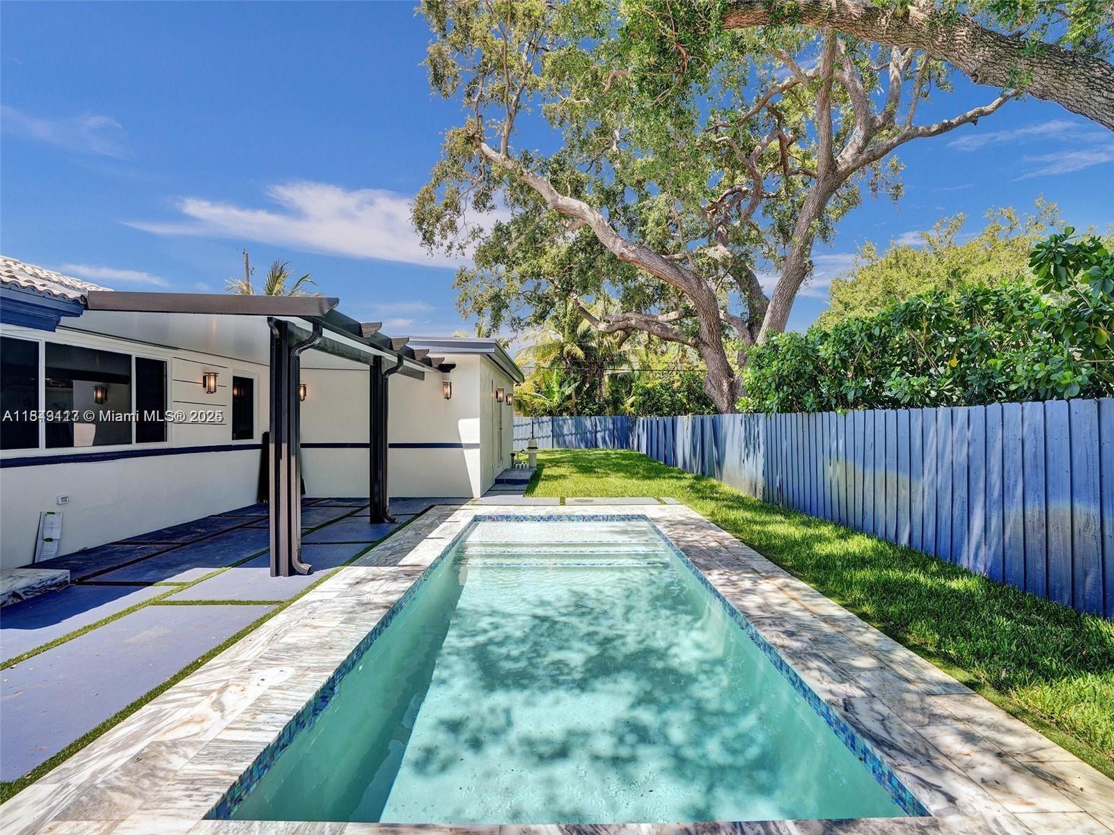 11102 NE 9th Ct 11102