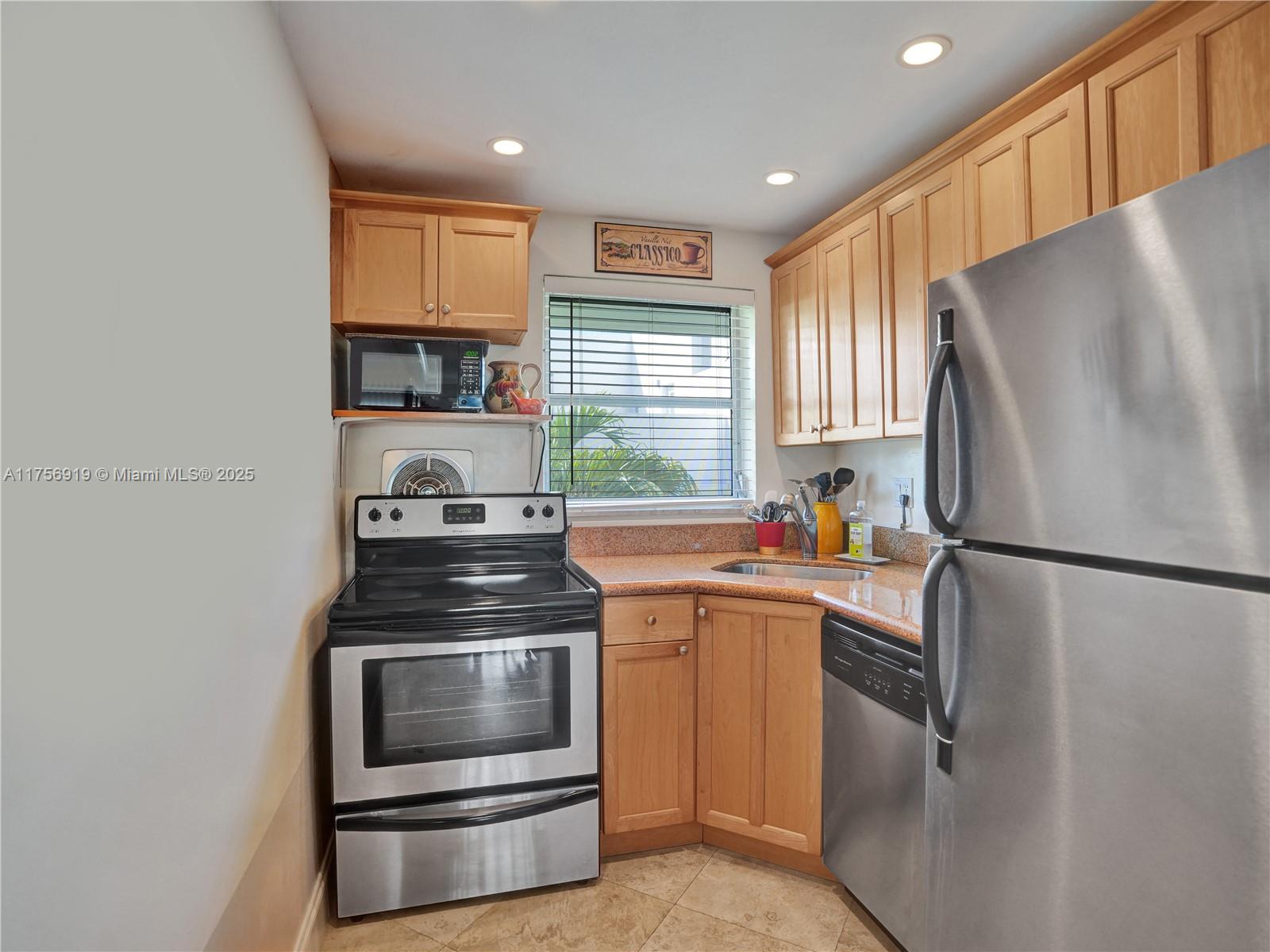1900 NE 8th Ct 306