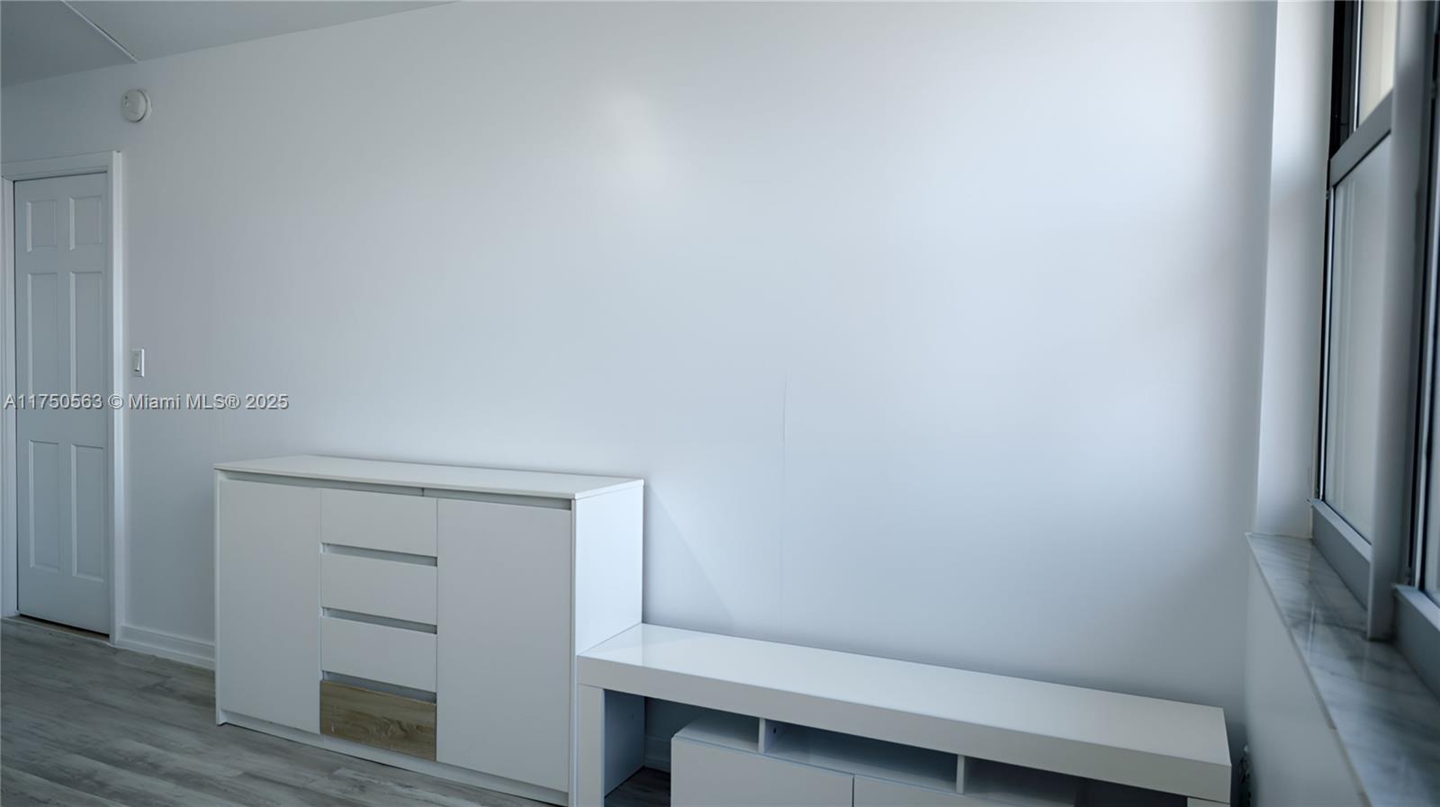 IMPERIAL TOWERS CONDO - Residential