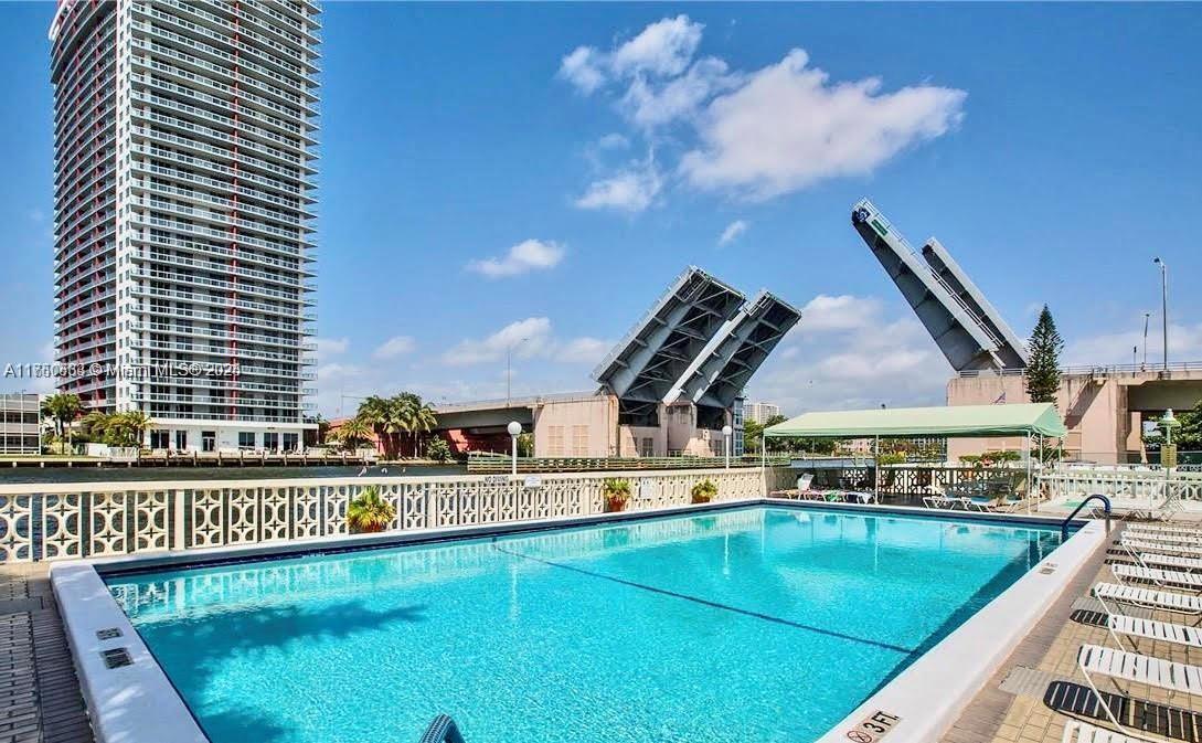 IMPERIAL TOWERS CONDO - Residential
