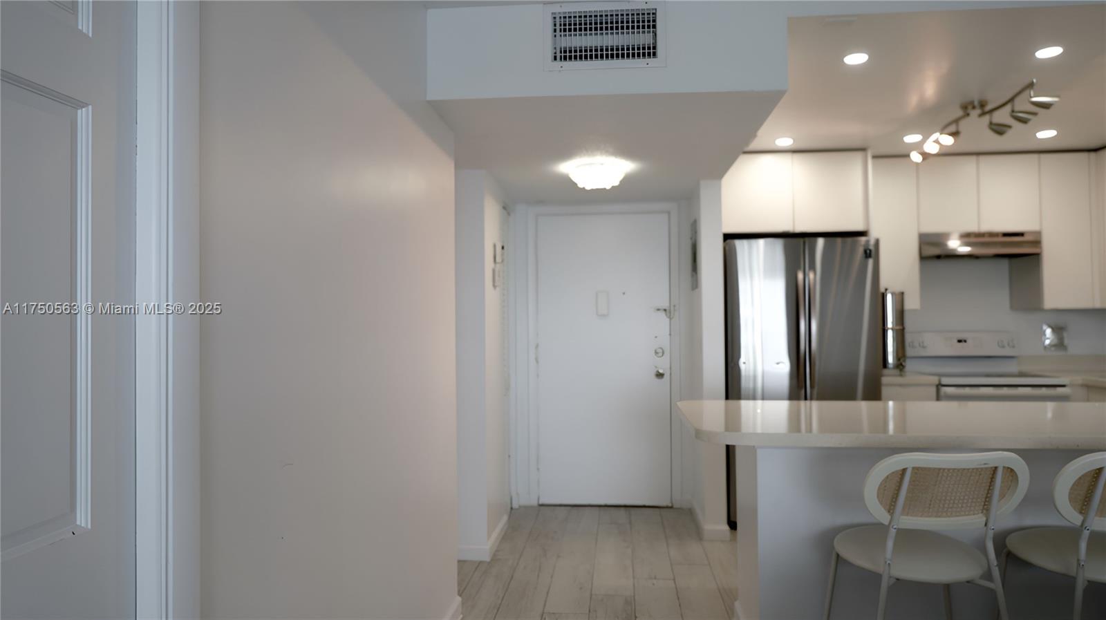 IMPERIAL TOWERS CONDO - Residential