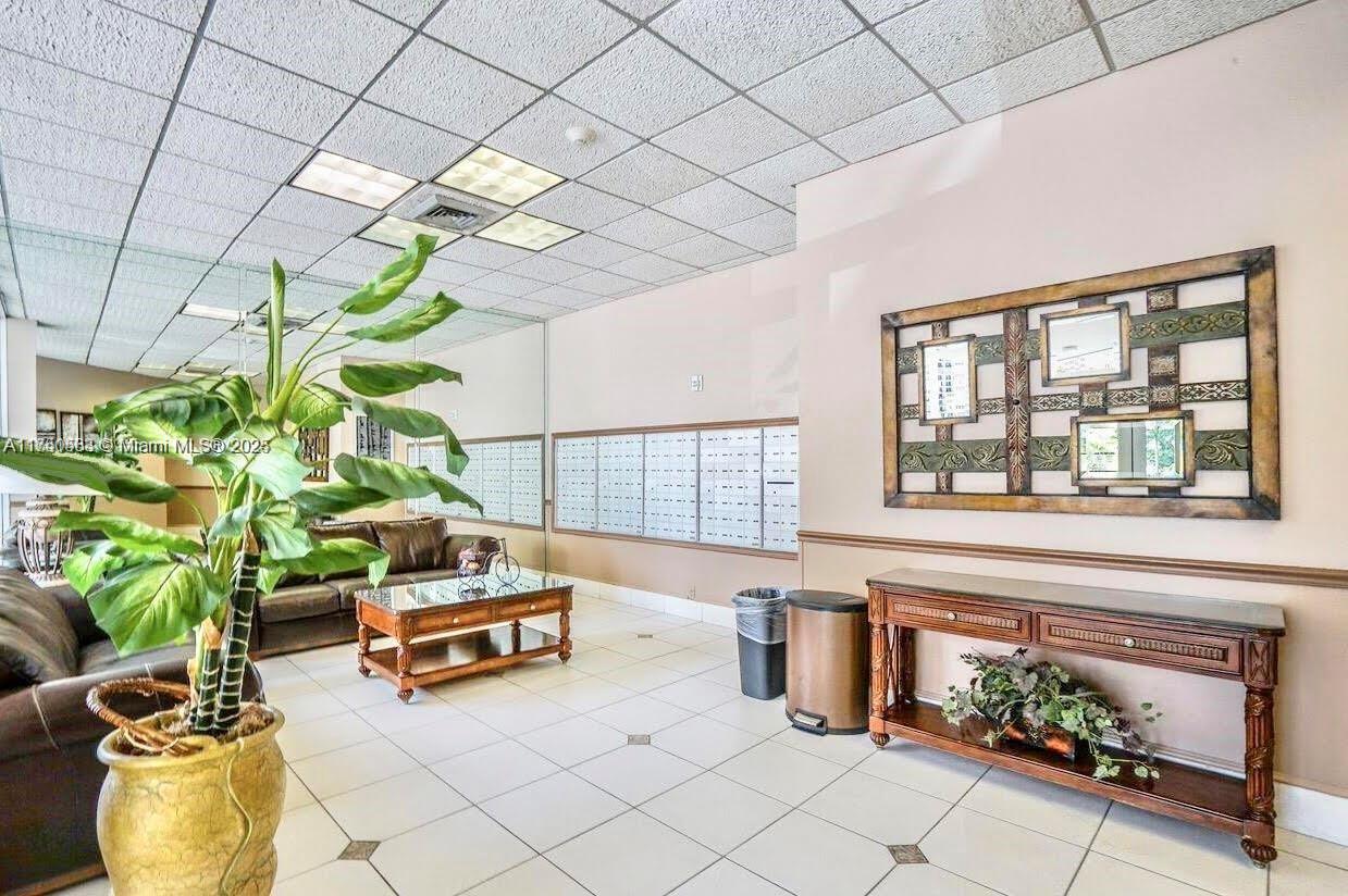 IMPERIAL TOWERS CONDO - Residential