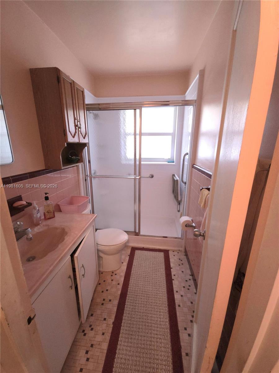 FRANK ADD TO HOLLYWOOD - Residential