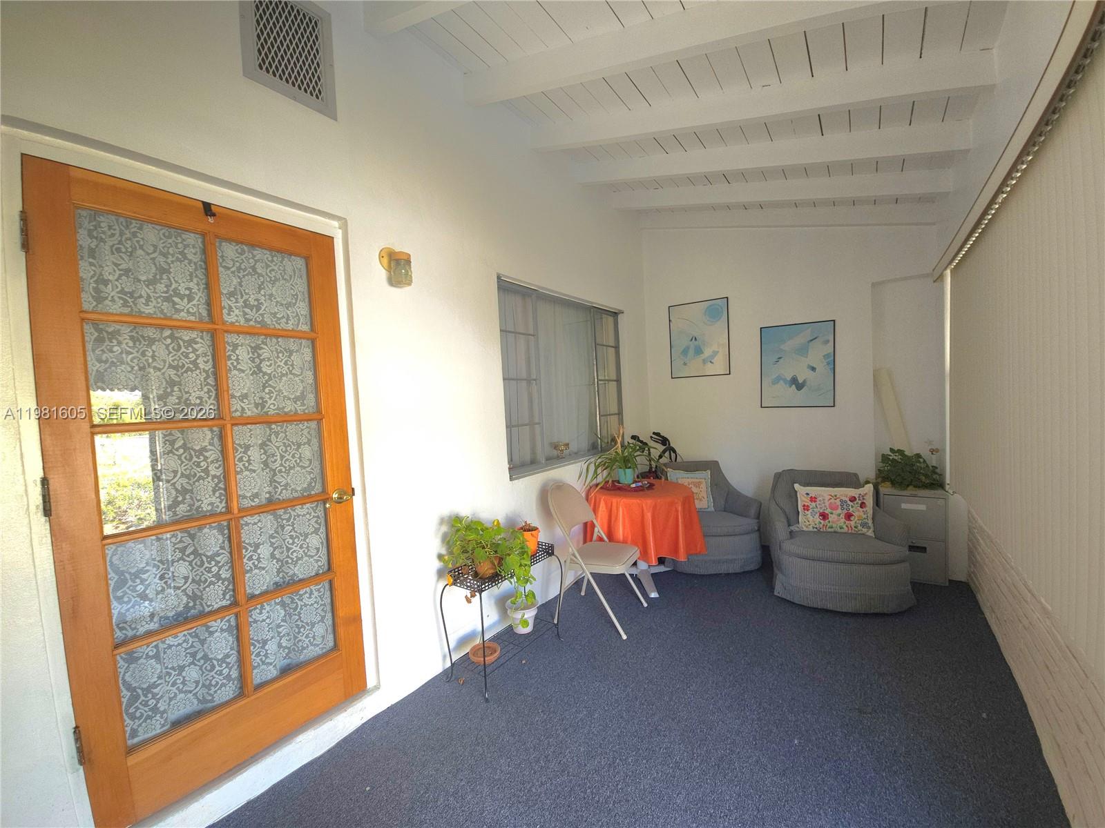 FRANK ADD TO HOLLYWOOD - Residential