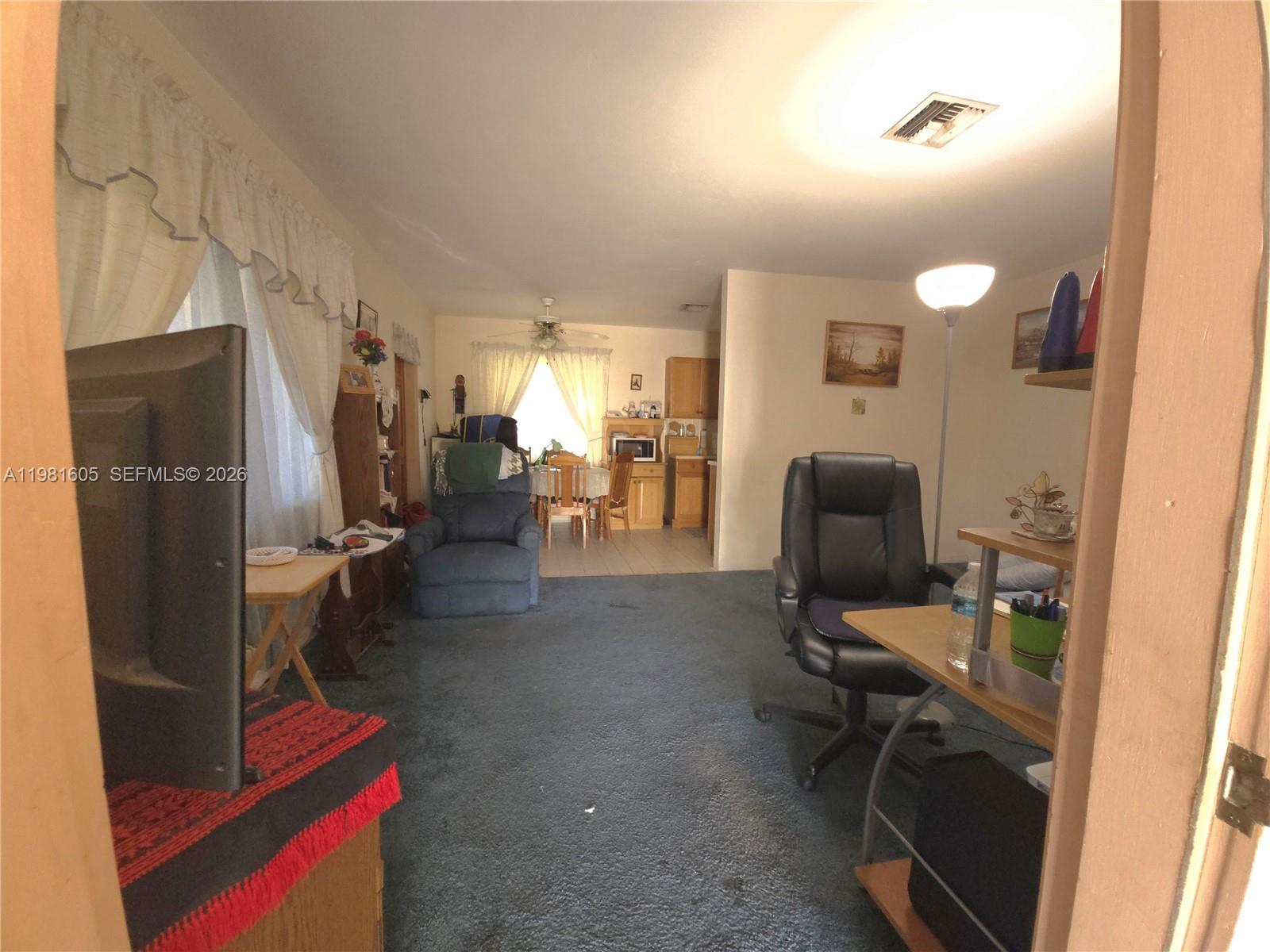 FRANK ADD TO HOLLYWOOD - Residential