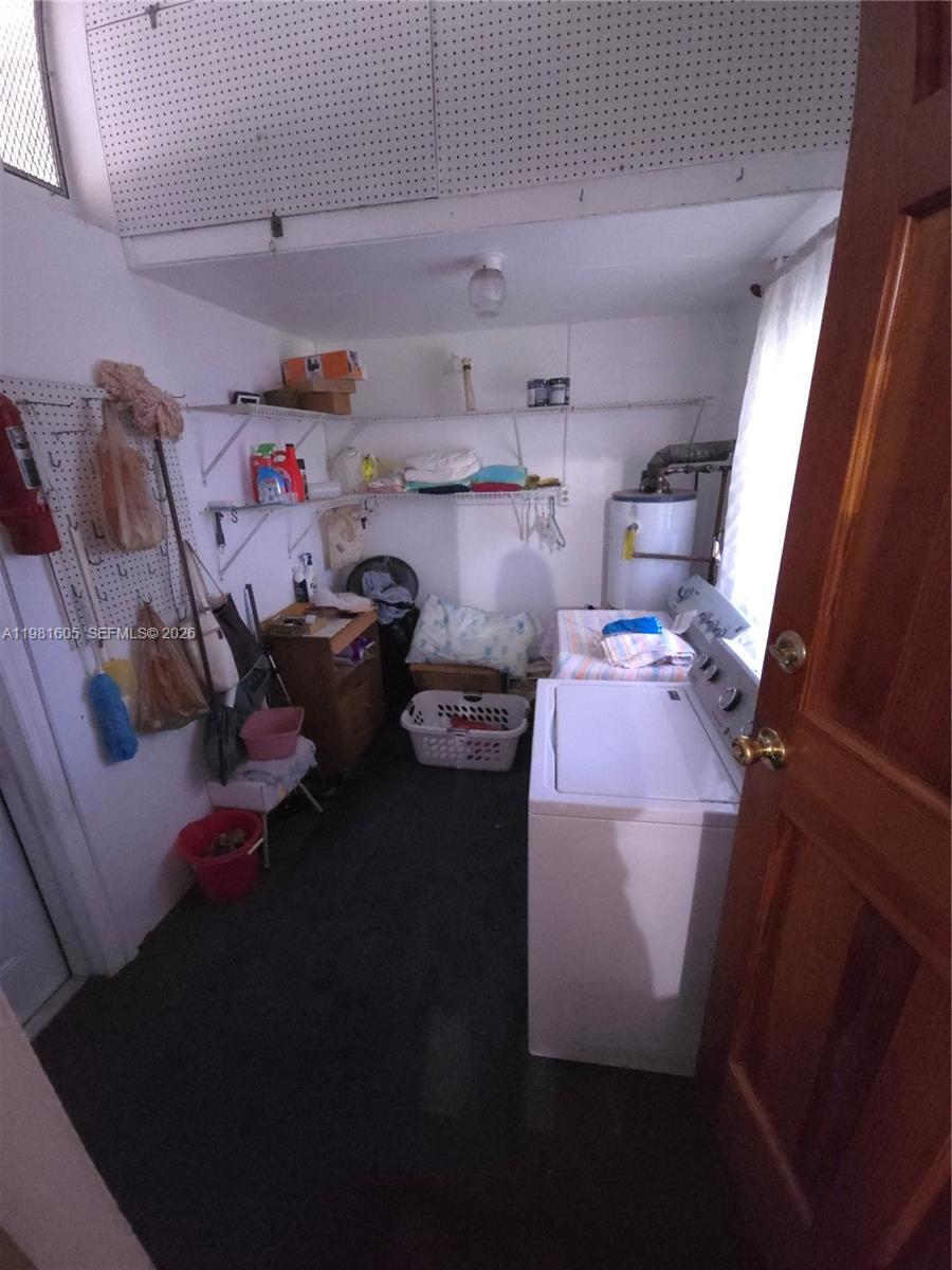 FRANK ADD TO HOLLYWOOD - Residential