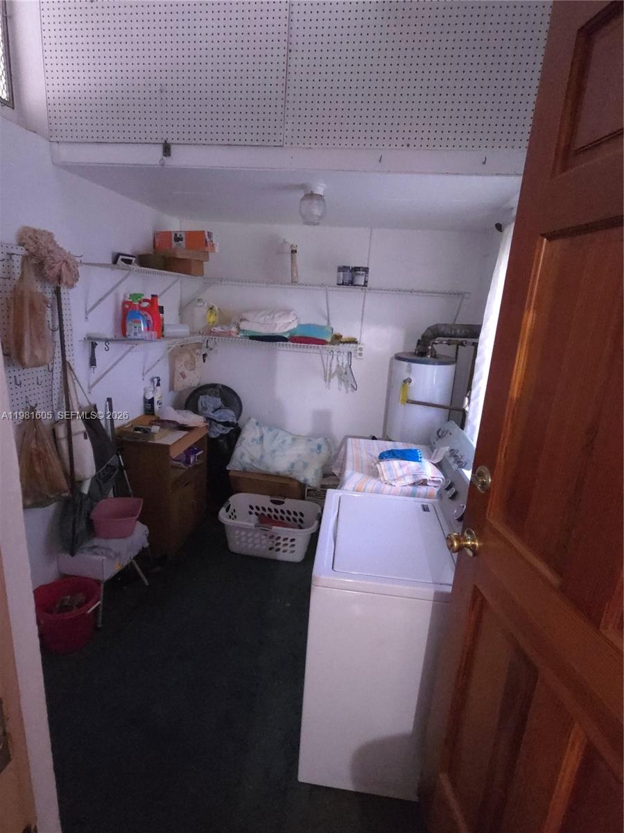 FRANK ADD TO HOLLYWOOD - Residential