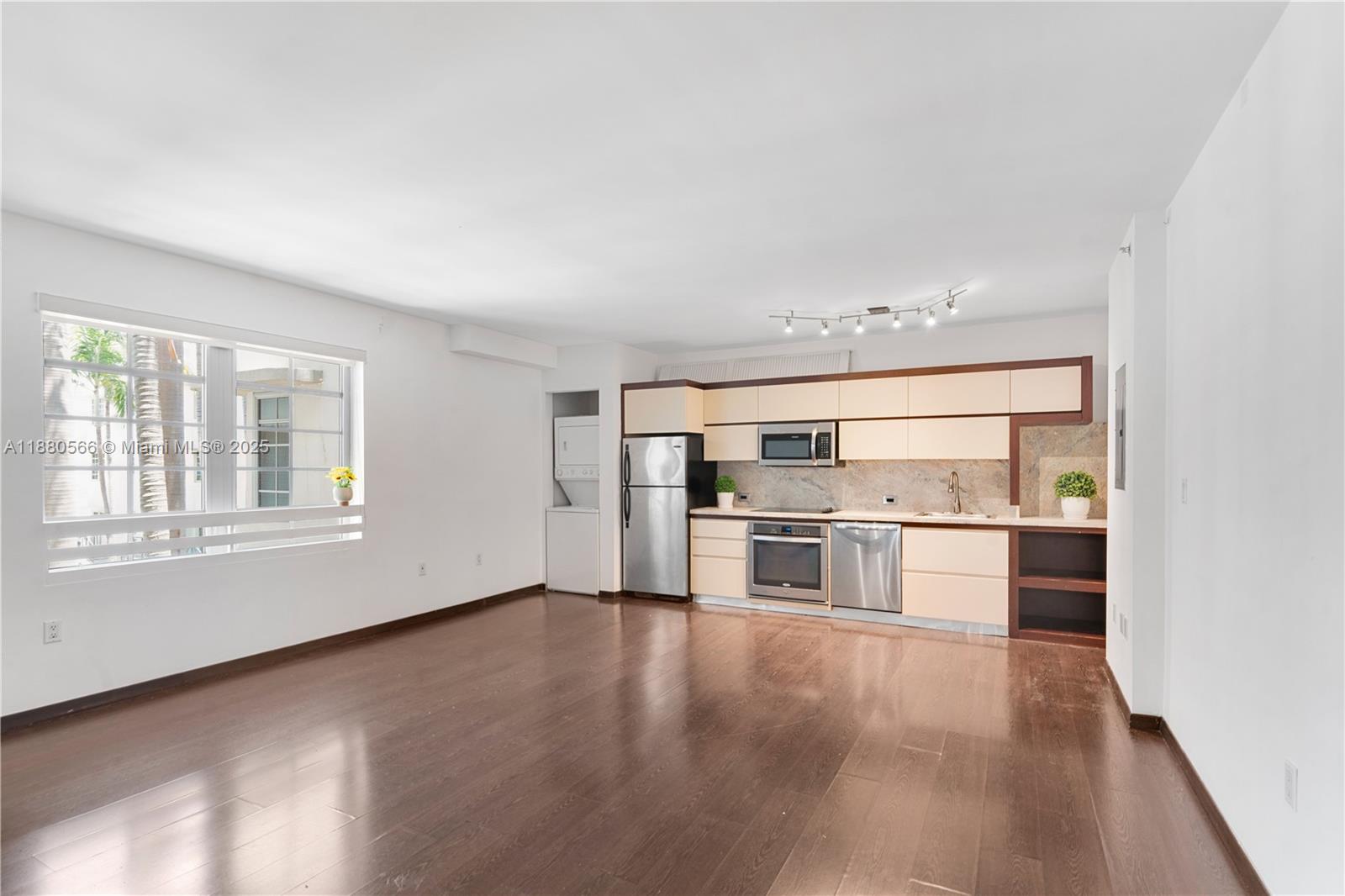 ARTECITY GOVERNOR CONDO - Residential Lease