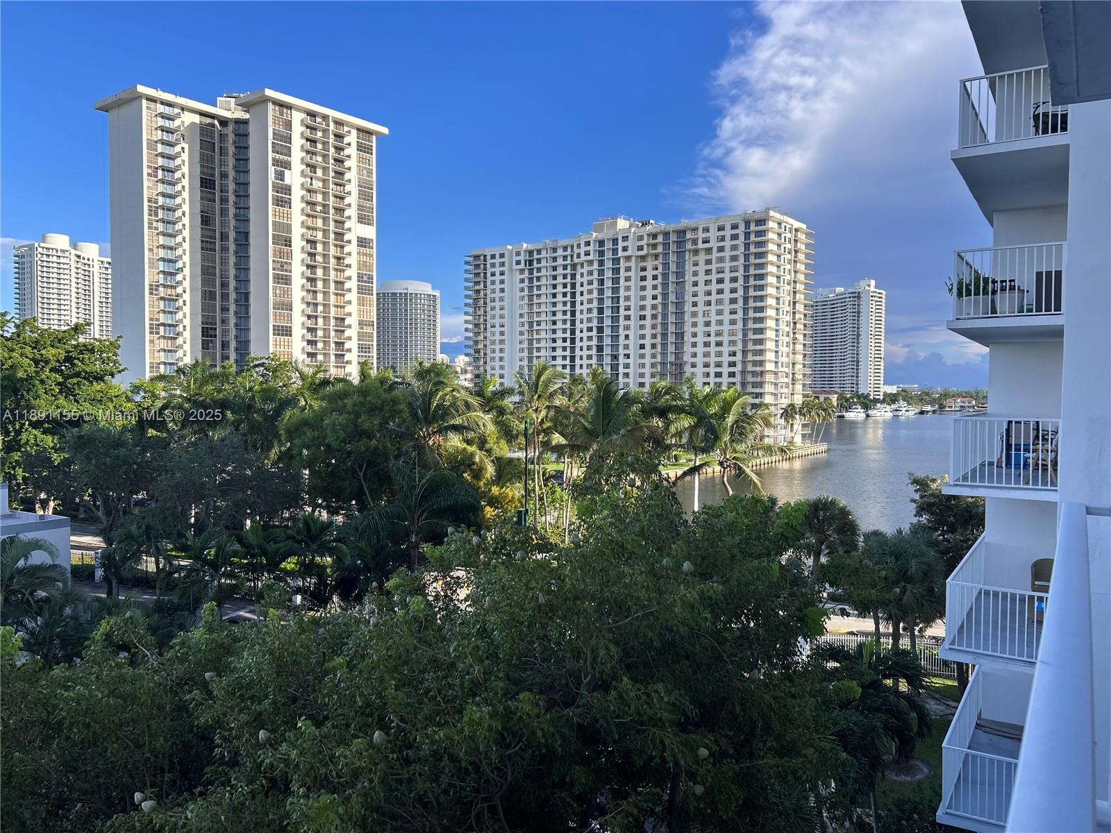 ADMIRALS PORT CONDO WEST - Residential