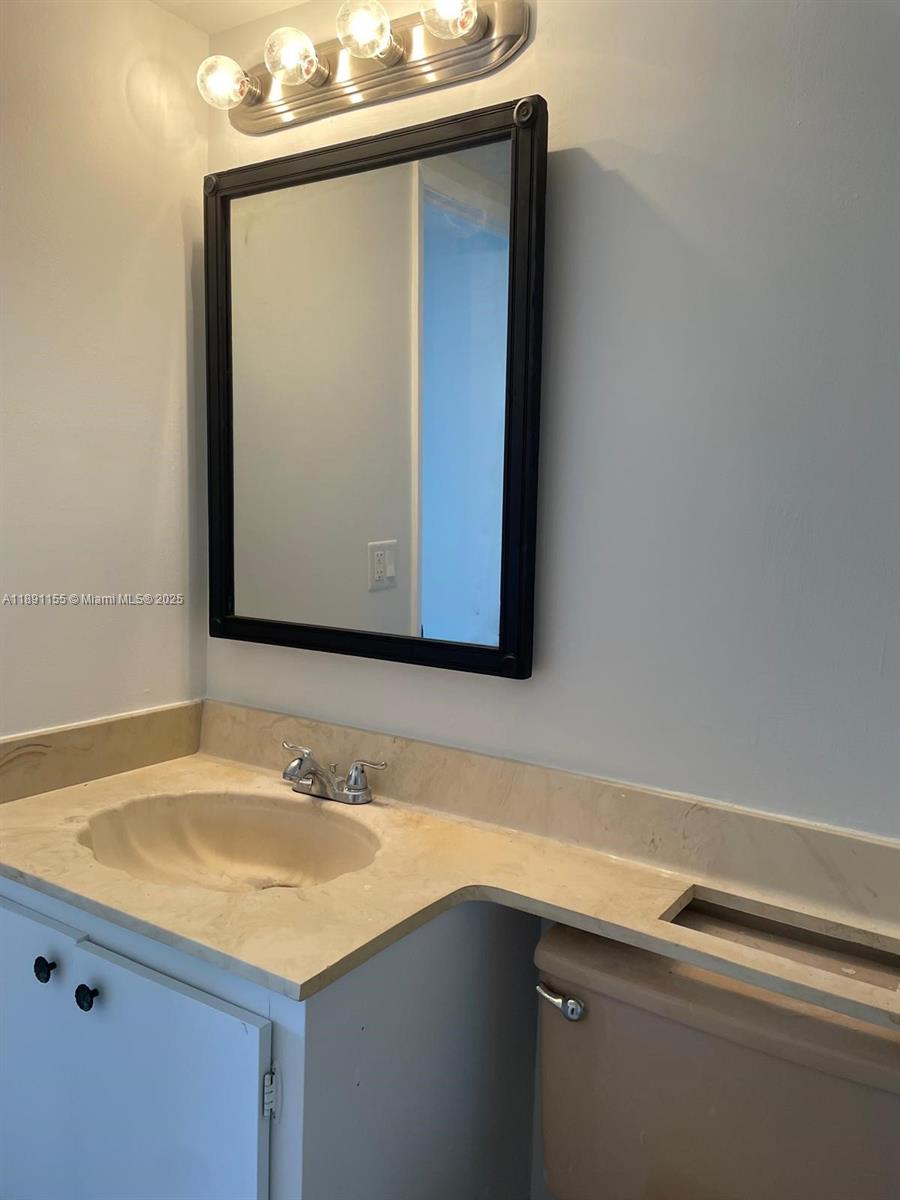 ADMIRALS PORT CONDO WEST - Residential