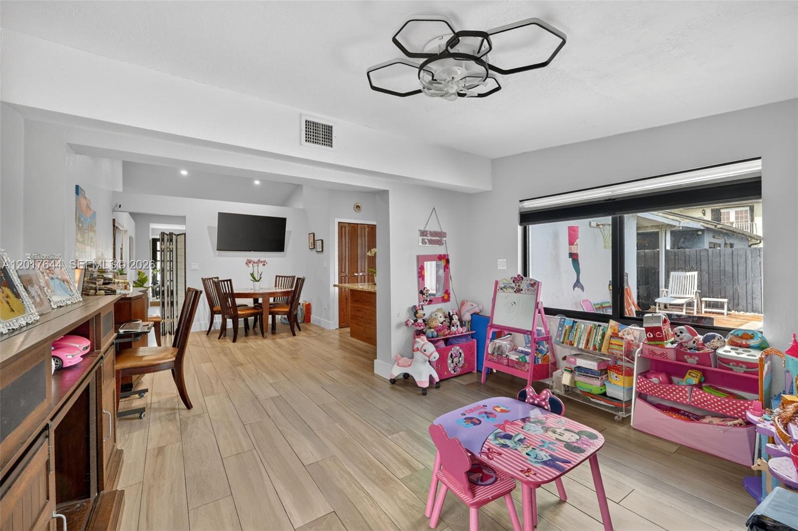WESTWIND LAKES SEC 6 - Residential
