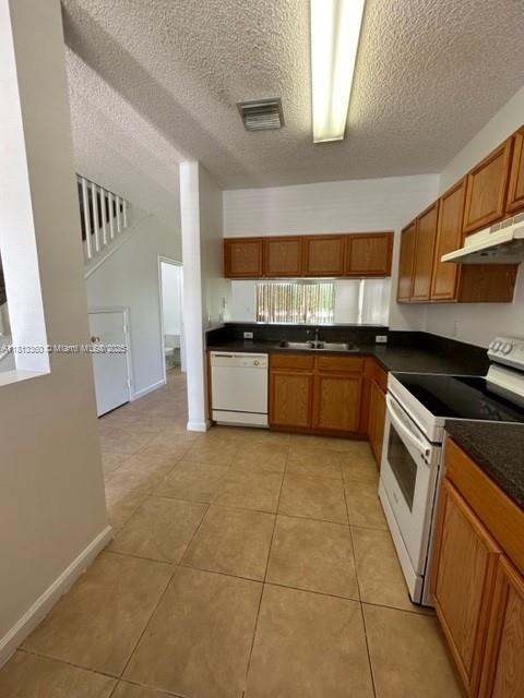 PALMBROOKE TOWNHOMES - Residential Lease
