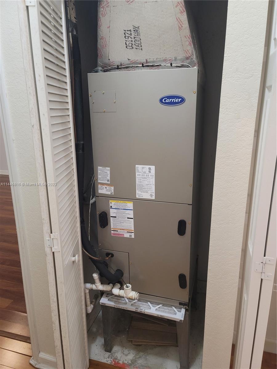 FLORIDIAN BAY ESTATES - Residential Lease