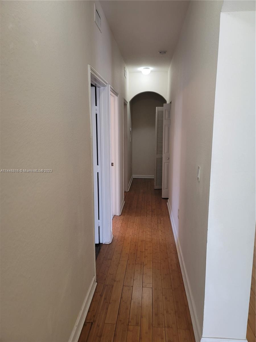 FLORIDIAN BAY ESTATES - Residential Lease