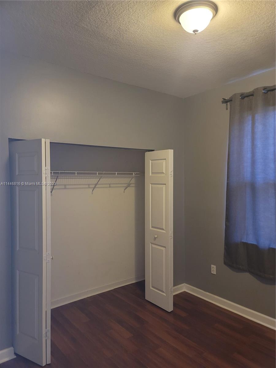 FLORIDIAN BAY ESTATES - Residential Lease