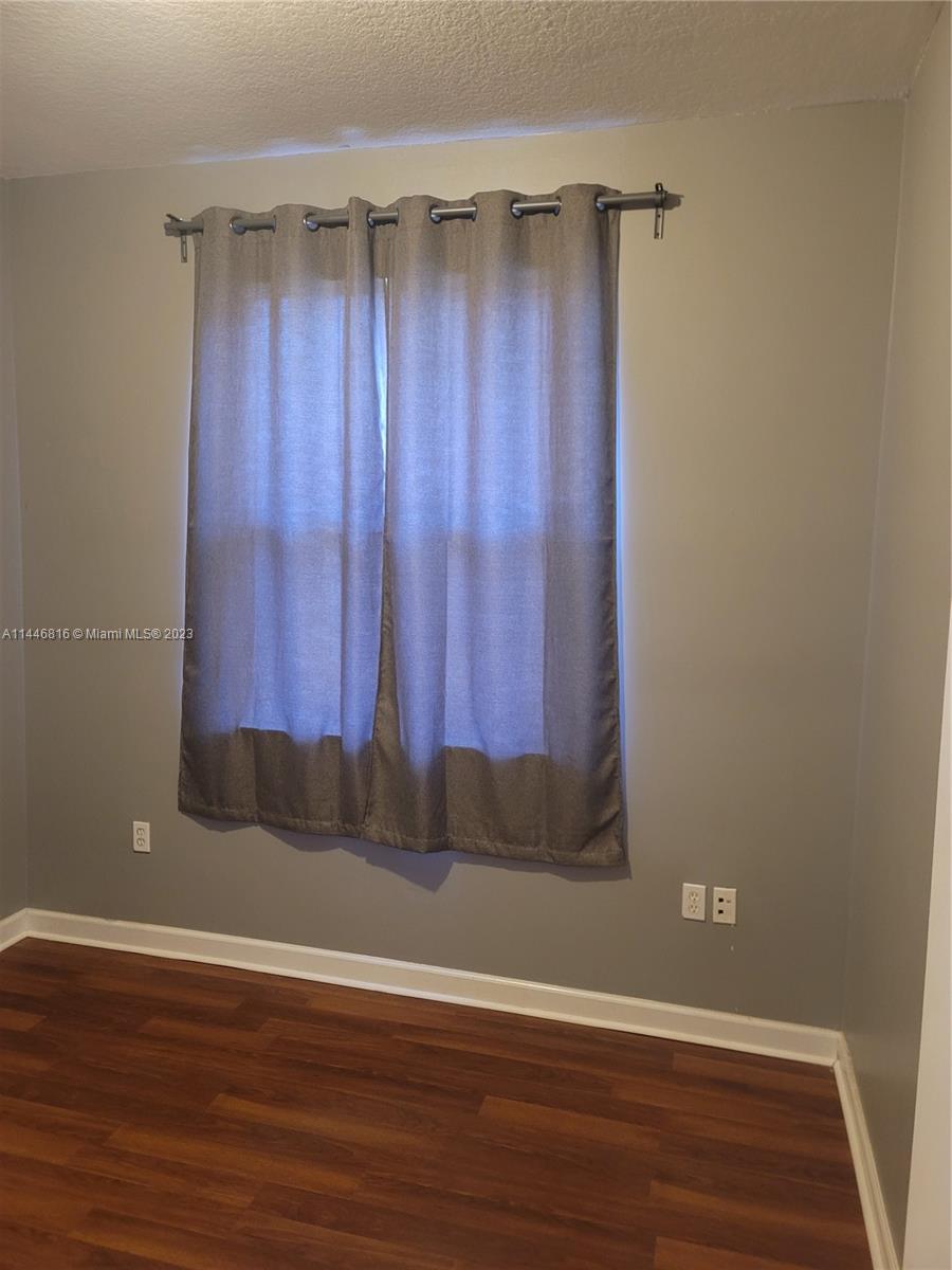 FLORIDIAN BAY ESTATES - Residential Lease