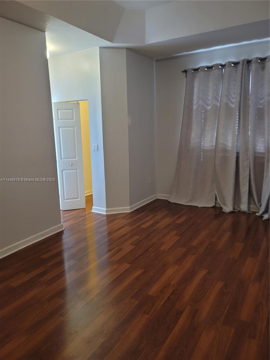 FLORIDIAN BAY ESTATES - Residential Lease