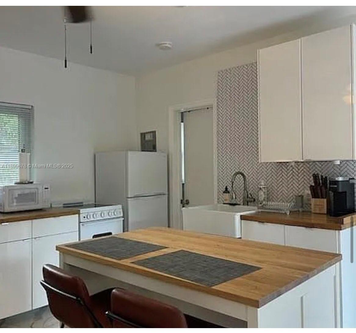 WAVERLY PLACE - Residential Income