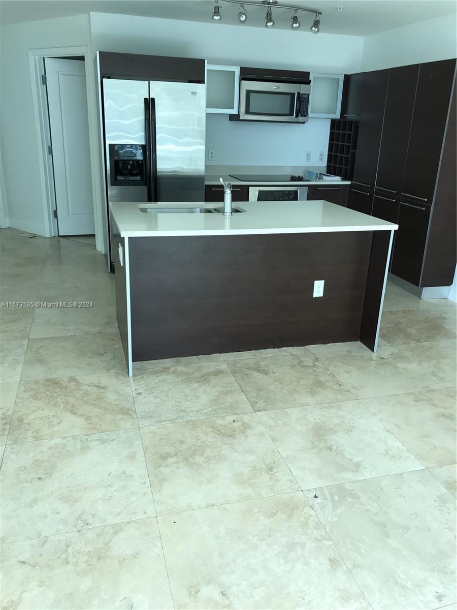 QUANTUM ON THE BAY CONDO - Residential Lease