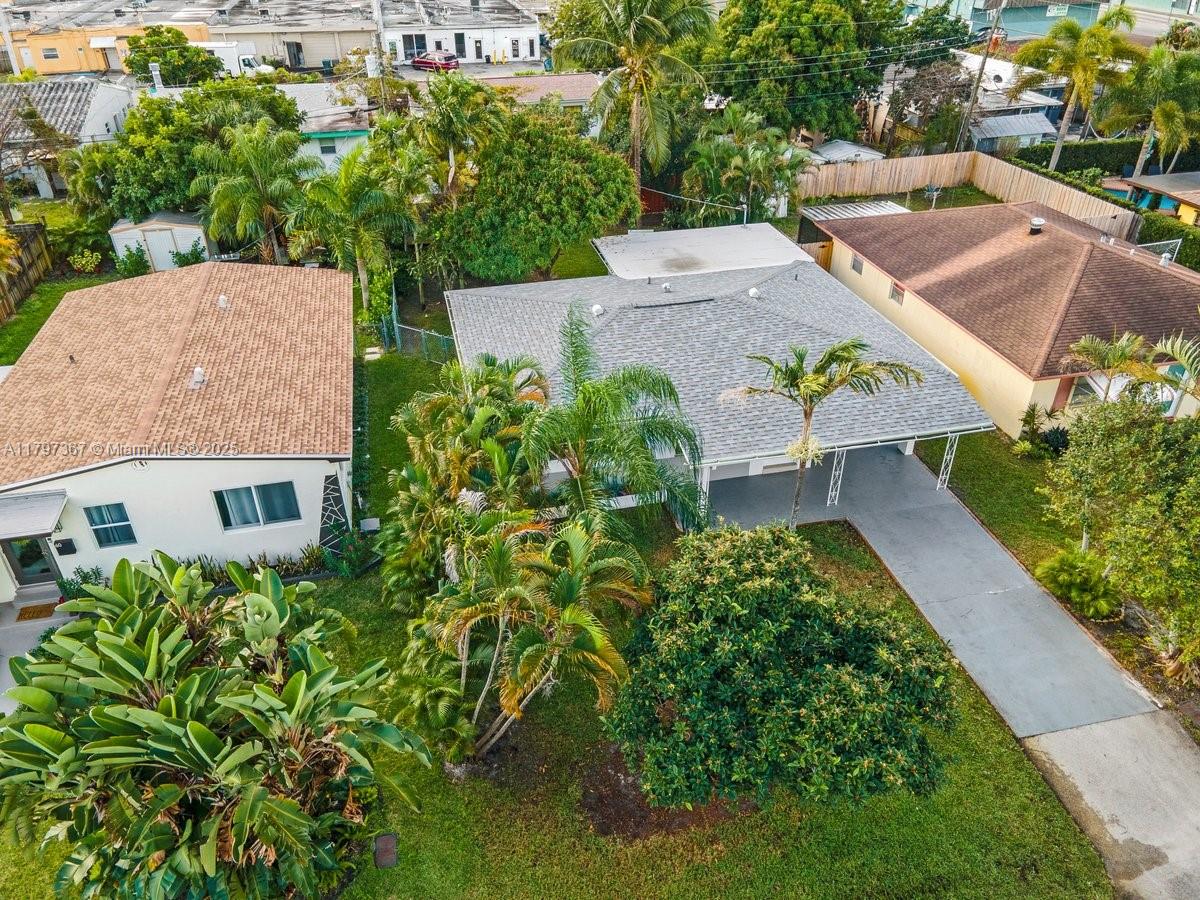 Rental Property at 50 Ne 45th Ct 50, Oakland Park, Miami-Dade County, Florida - Bedrooms: 4 
Bathrooms: 2  - $3,600 MO.