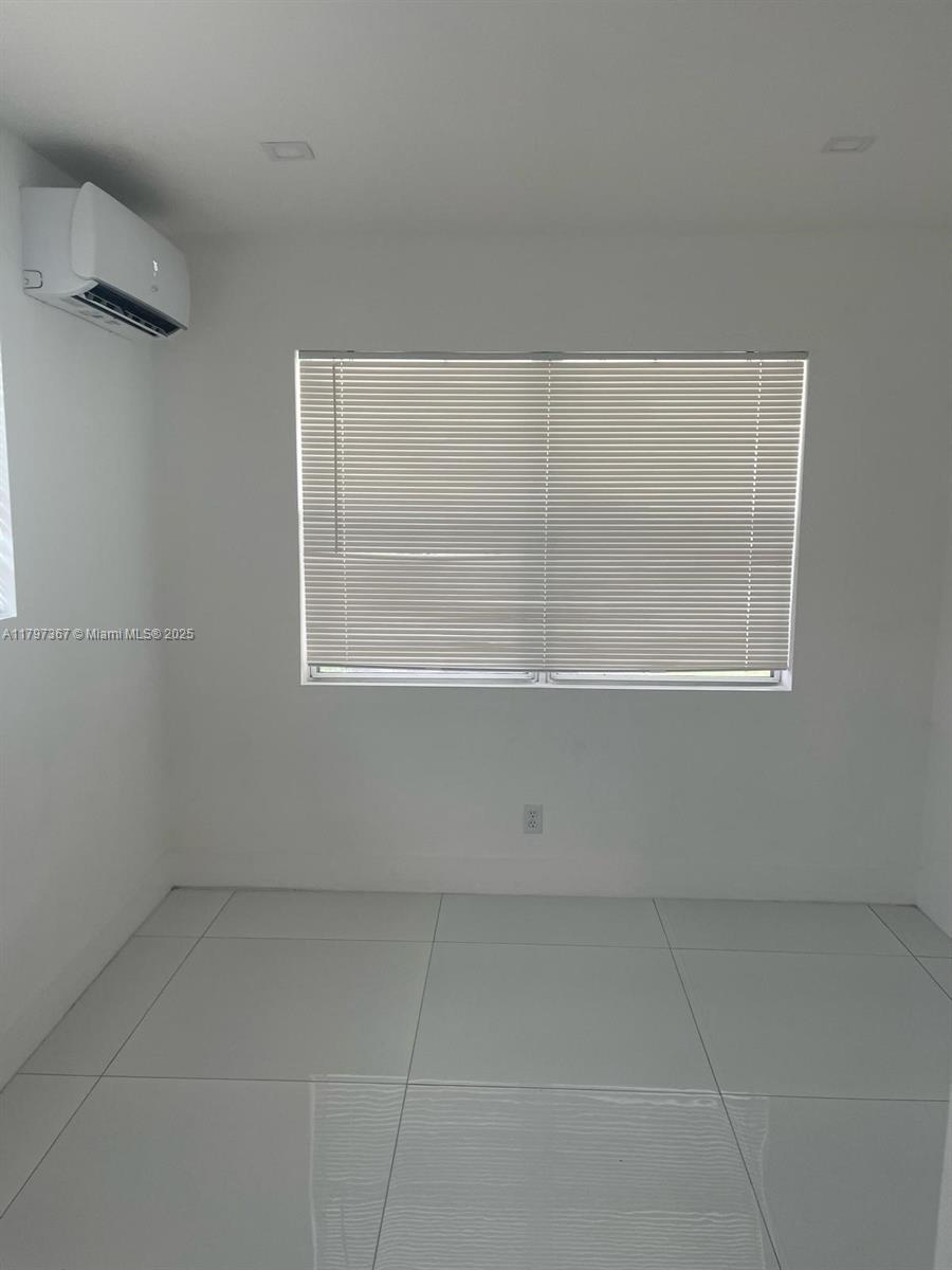 50 NE 45th Ct 50