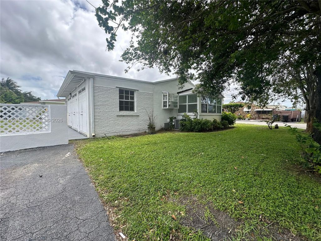 Photo of 122 NE 2 Ave, Hallandale Beach, FL 33009 (MLS # A12009433)