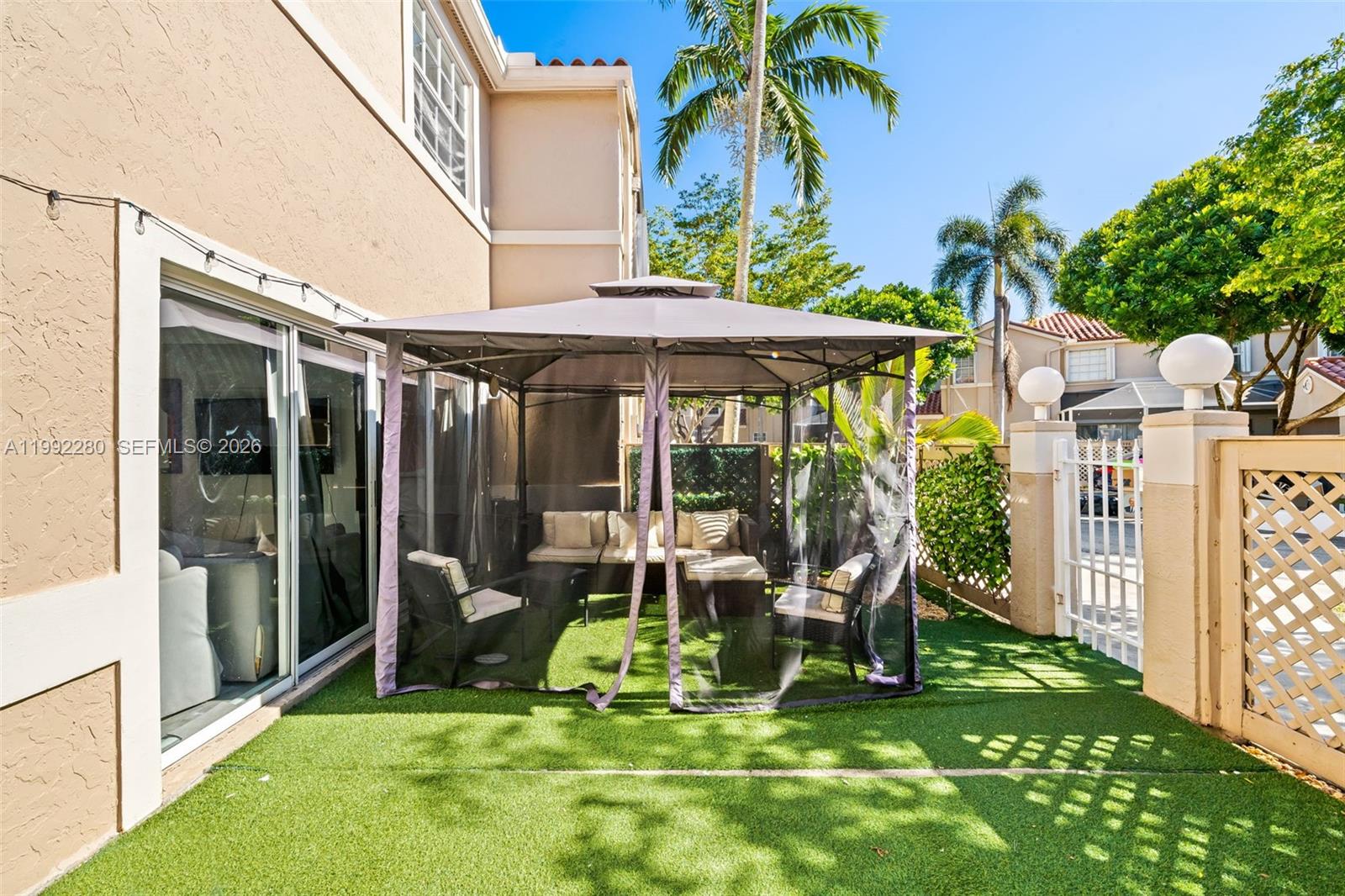 EMBASSY LAKES - Residential