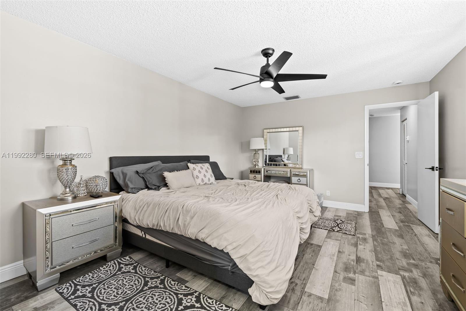 EMBASSY LAKES - Residential