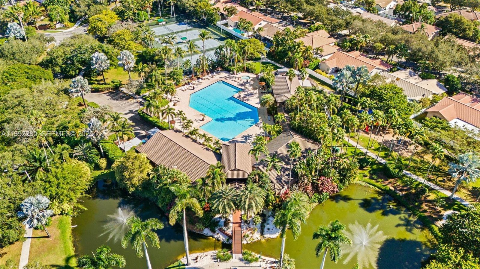 EMBASSY LAKES - Residential