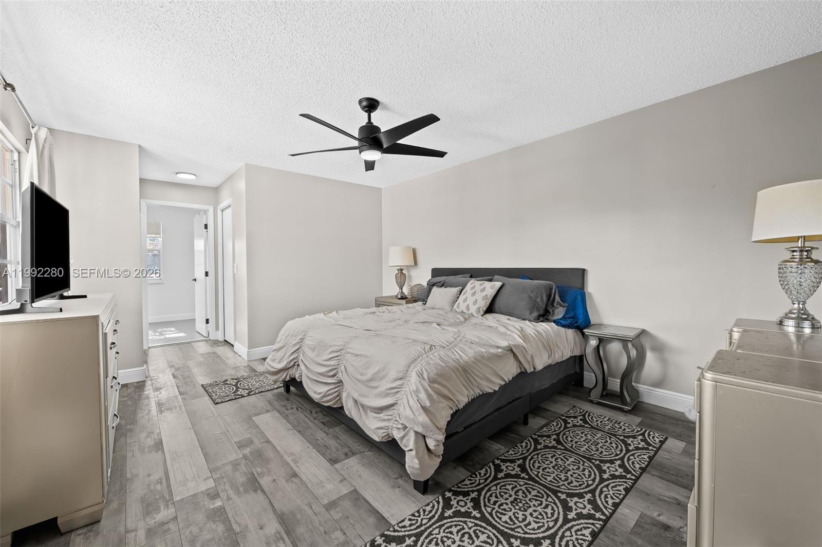 EMBASSY LAKES - Residential