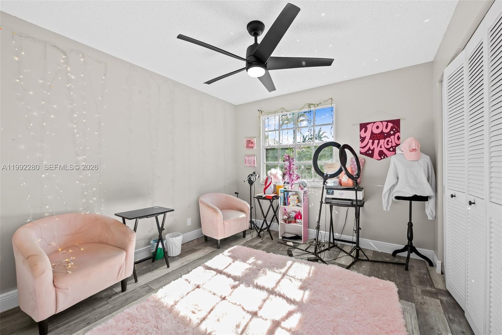 EMBASSY LAKES - Residential