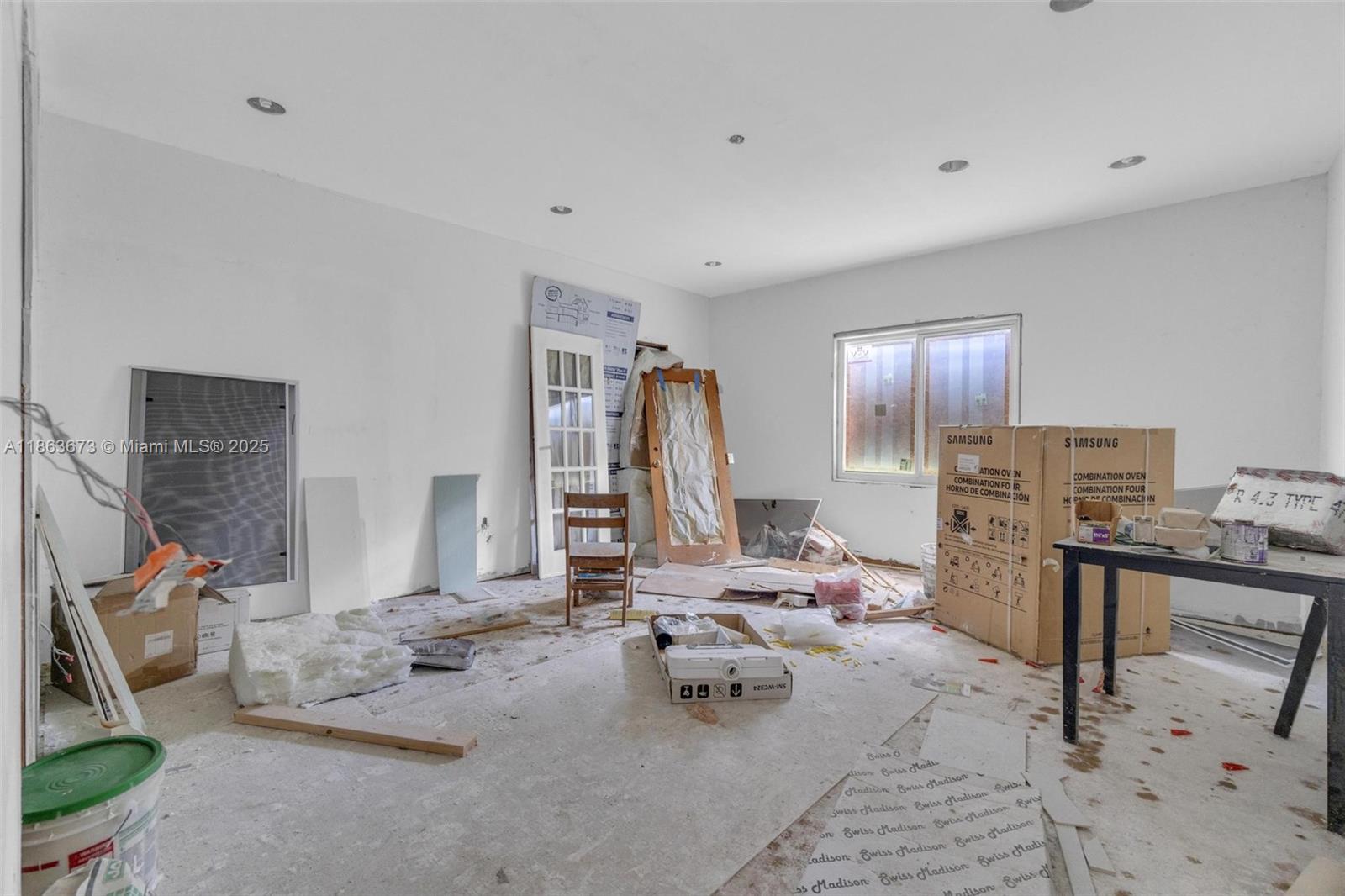 MIAMI SHORES SEC 3 - Residential