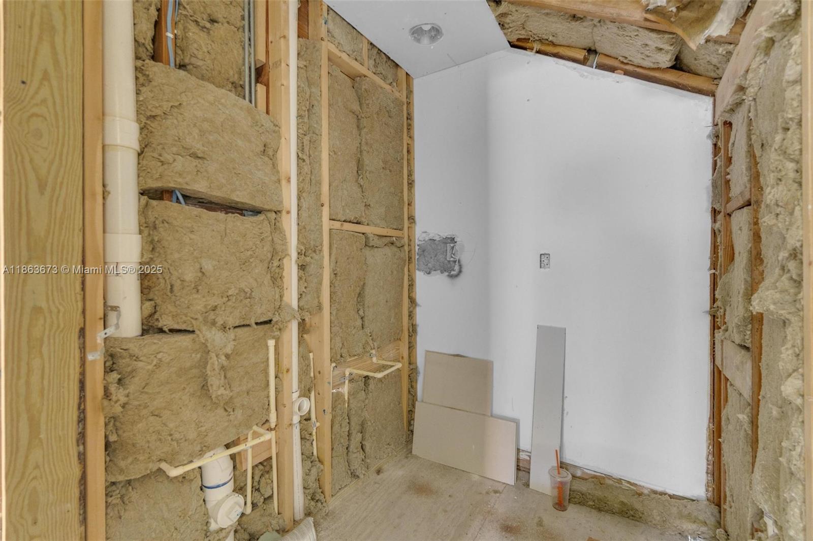 MIAMI SHORES SEC 3 - Residential