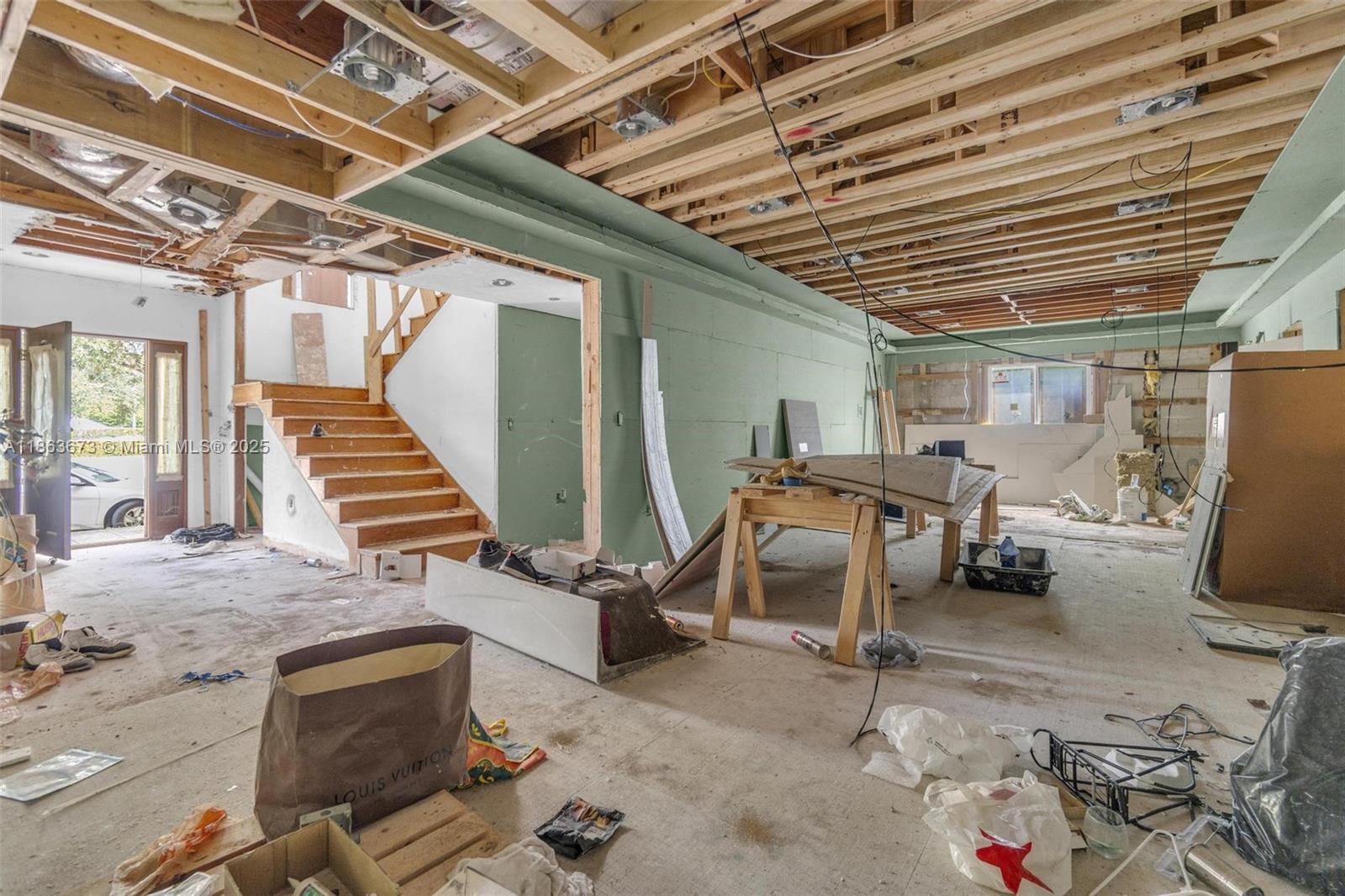 MIAMI SHORES SEC 3 - Residential