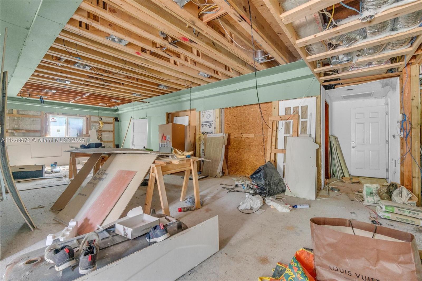 MIAMI SHORES SEC 3 - Residential