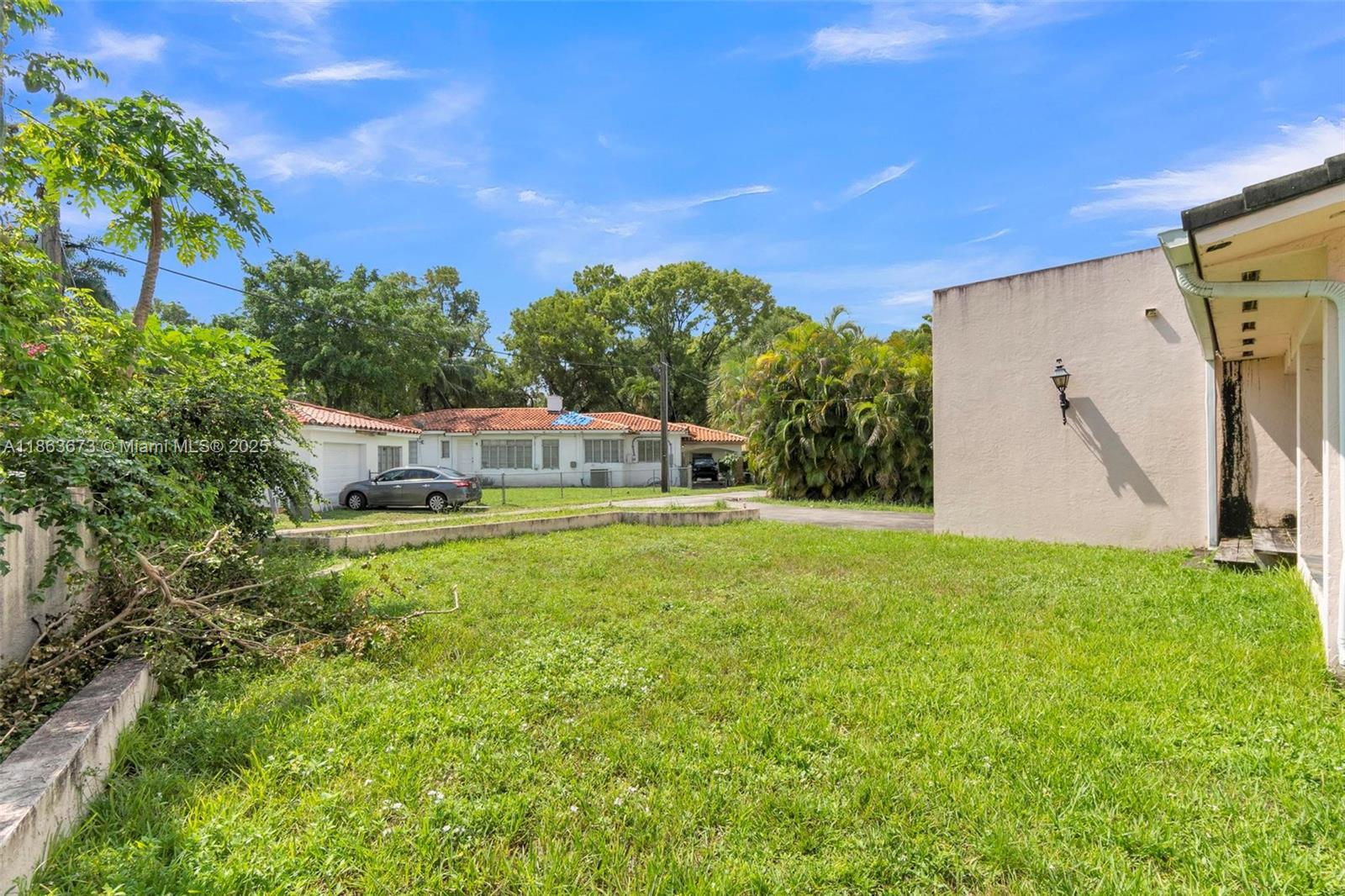 MIAMI SHORES SEC 3 - Residential
