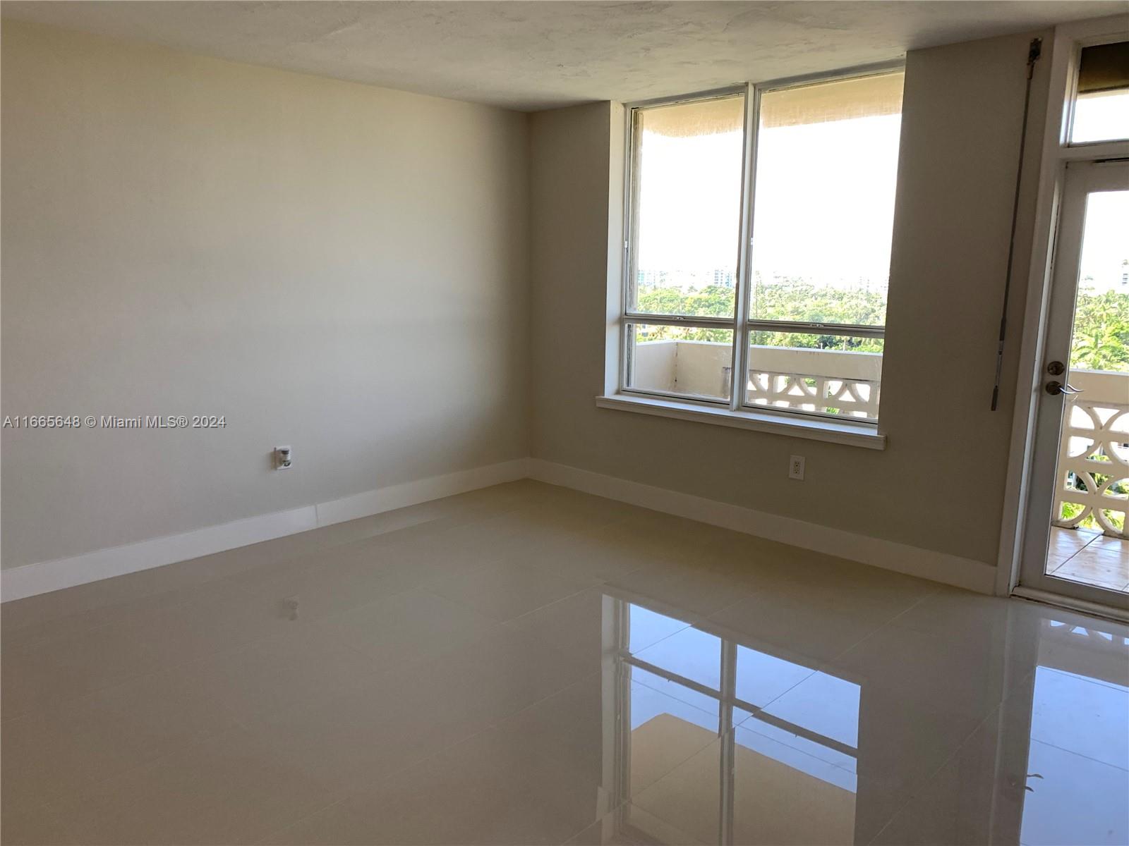 THE PLAZA OF BAL HARBOUR - Residential